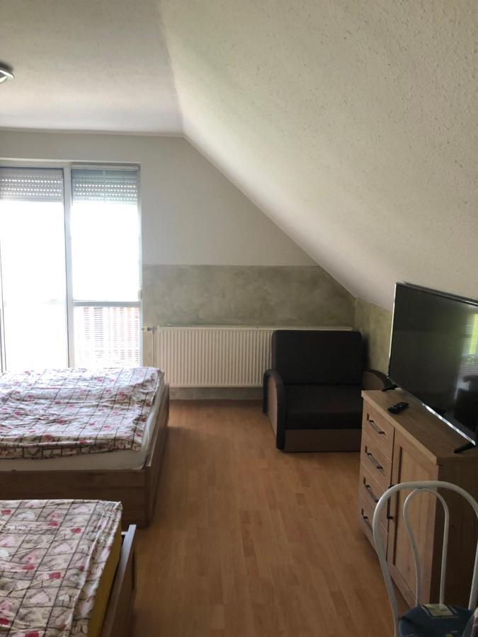 Imre Apartman Hajdúszoboszló 外观 照片