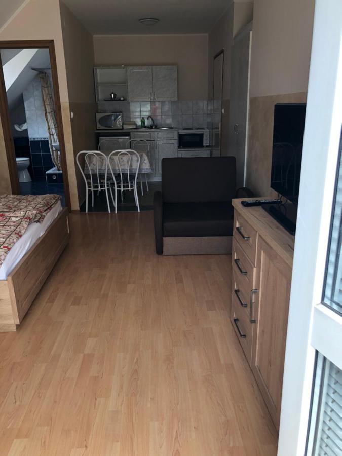 Imre Apartman Hajdúszoboszló 外观 照片