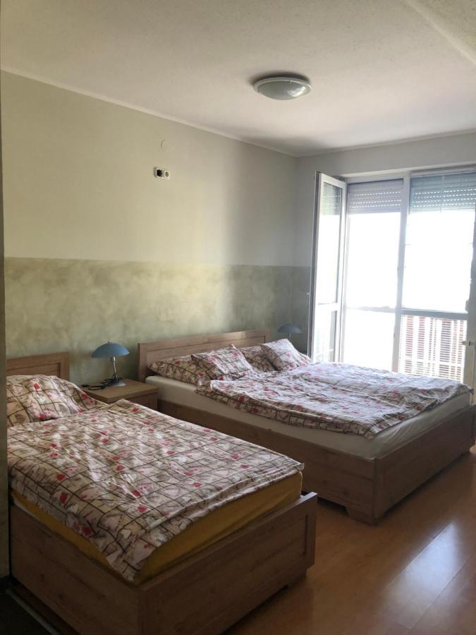 Imre Apartman Hajdúszoboszló 外观 照片