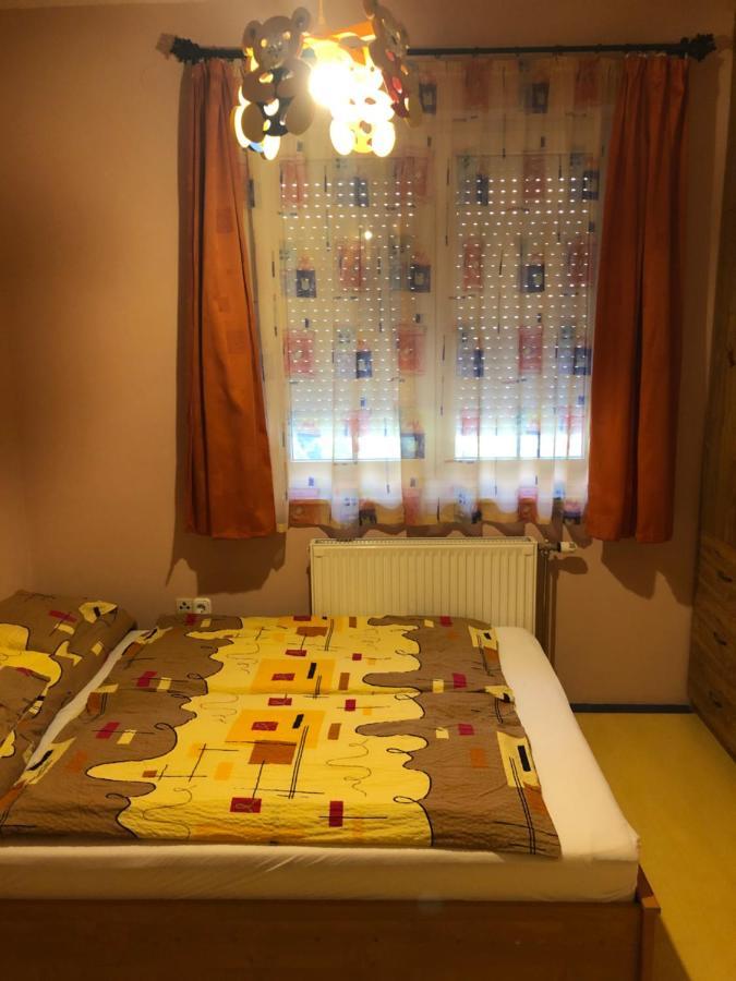Imre Apartman Hajdúszoboszló 外观 照片
