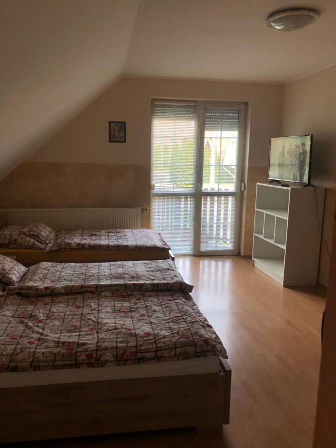 Imre Apartman Hajdúszoboszló 外观 照片