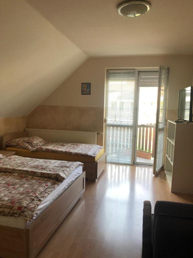 Imre Apartman Hajdúszoboszló 外观 照片