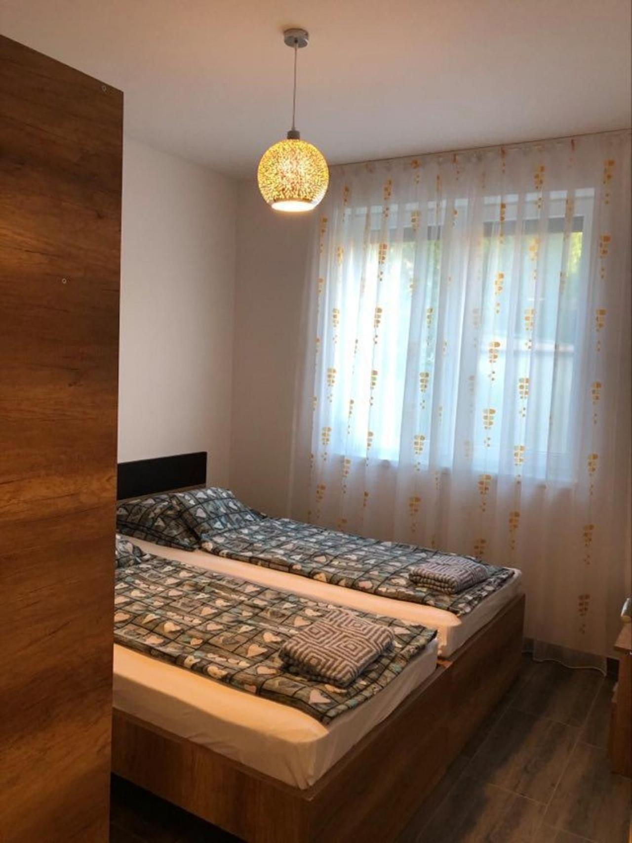 Imre Apartman Hajdúszoboszló 外观 照片