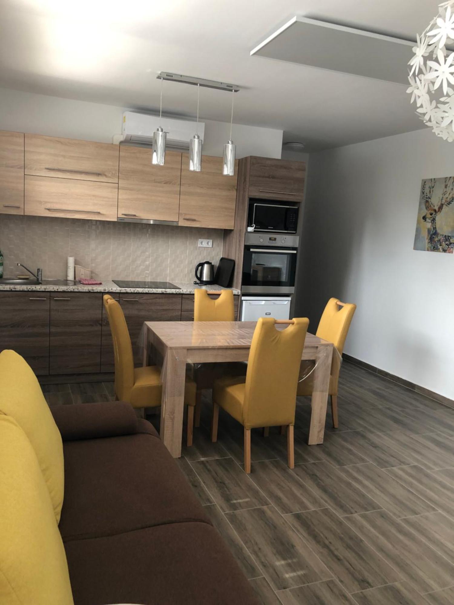 Imre Apartman Hajdúszoboszló 外观 照片