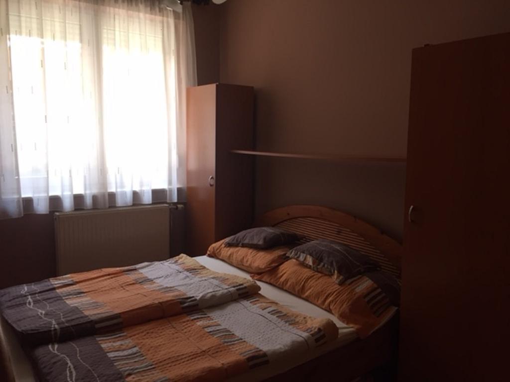 Imre Apartman Hajdúszoboszló 外观 照片